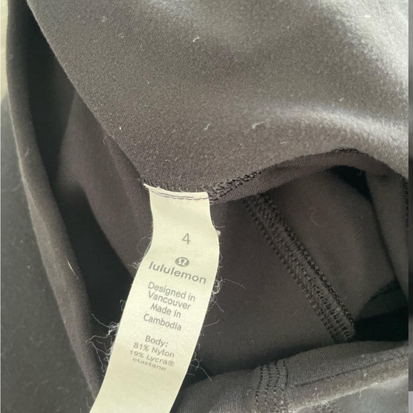 Lululemon Yoga Pants Cropped with pockets - Picture 5 of 7